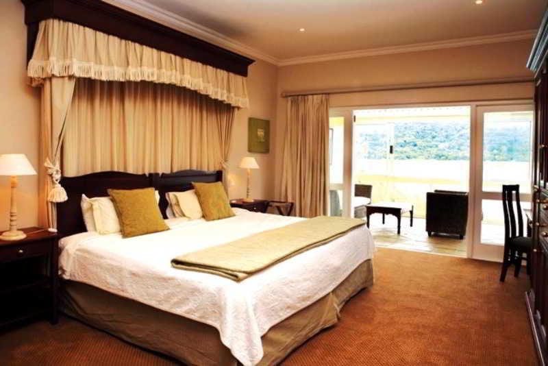 Hotel Lake Pleasant Living 7