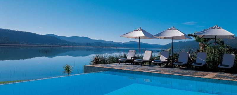 Hotel Lake Pleasant Living 8