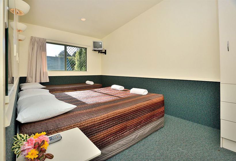 North Shore Motels & Holiday Park 12