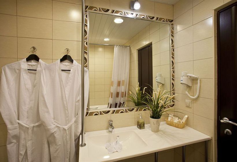 Inside Hotel Business 10