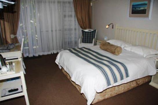 Blue Lagoon Hotel & Conference Centre 9