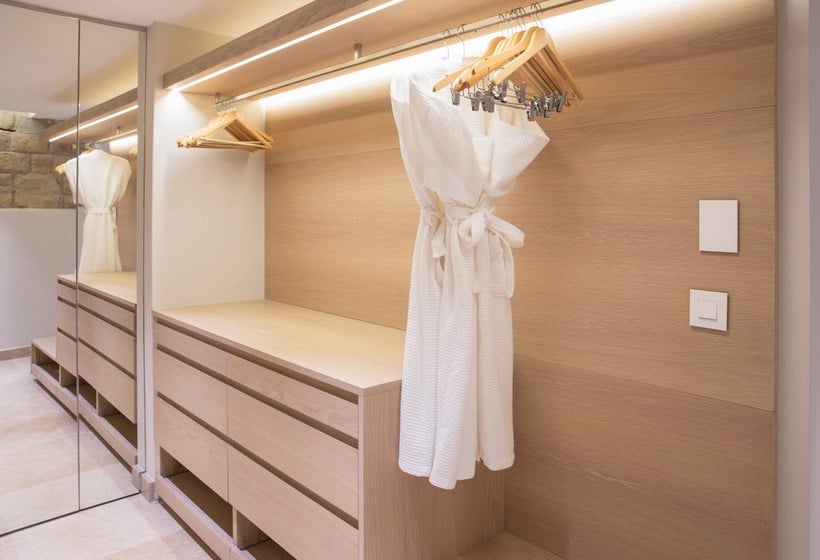 Hotel Compass House 17