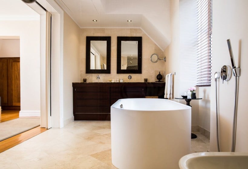 Hotel Compass House 19