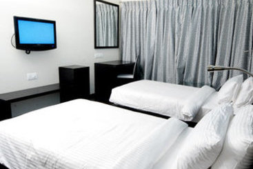 Hotel Clarks Inn Suites 2