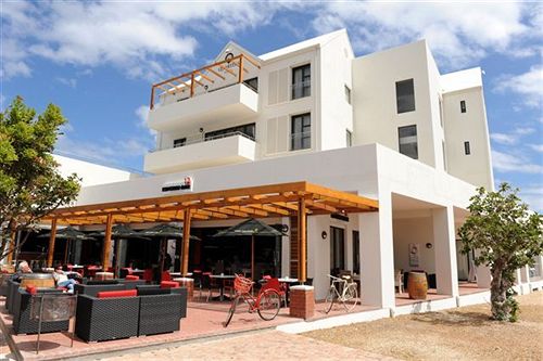 Quarters Hotel Hermanus 11