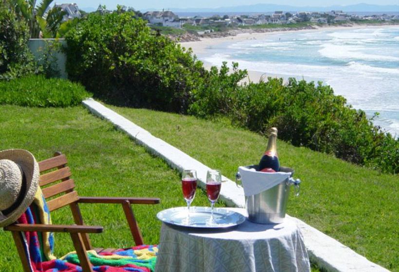 Hotel The Sands @ St Francis 6