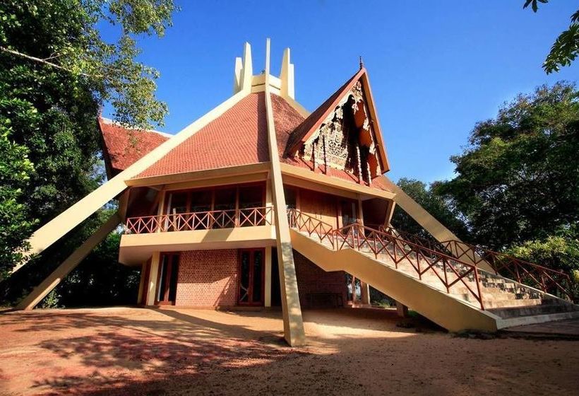 Hotel The Sanctum Spring Beach Resort 10