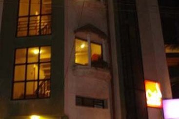 Hotel Arts Executive 6