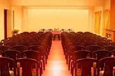 Hotel Autumn Trees Munnar 5