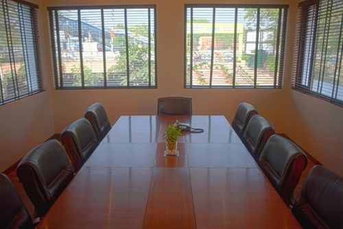 Hotel Vibe by The LaLiT Traveller 14