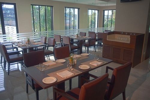 Hotel Vibe by The LaLiT Traveller 18