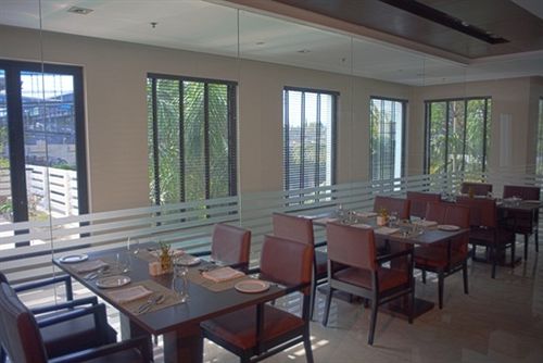 Hotel Vibe by The LaLiT Traveller 19