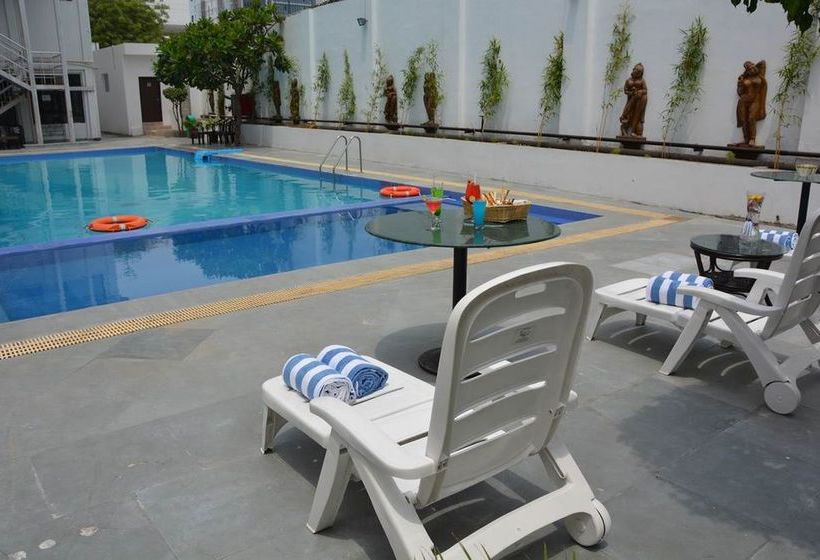 Hotel Vibe by The LaLiT Traveller 7