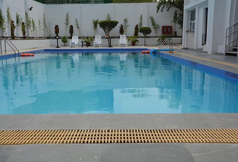 Hotel Vibe by The LaLiT Traveller 8