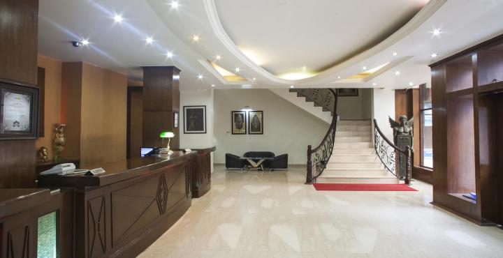 Hotel Broadways Inn Manali 2