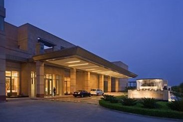 Radisson Blu Hotel Amritsar 11