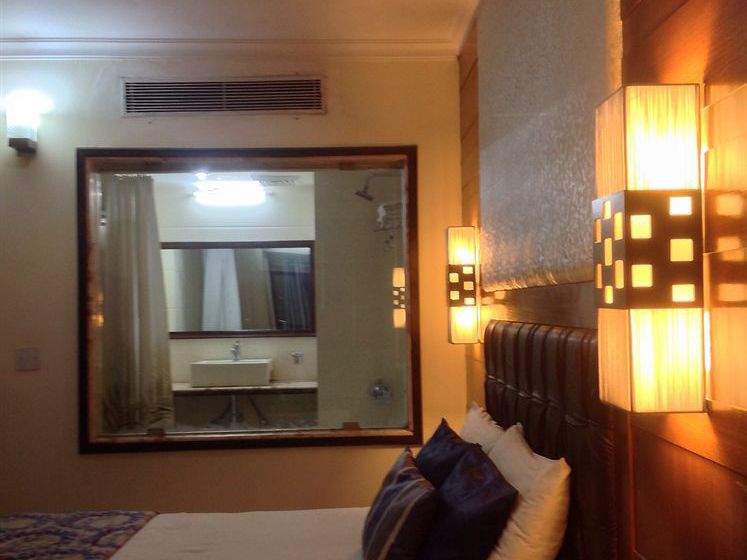 Hotel Shiraz Regency 3