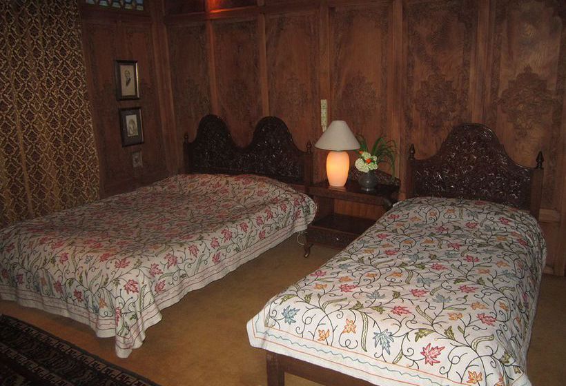 Hotel Wangnoo Houseboats 10