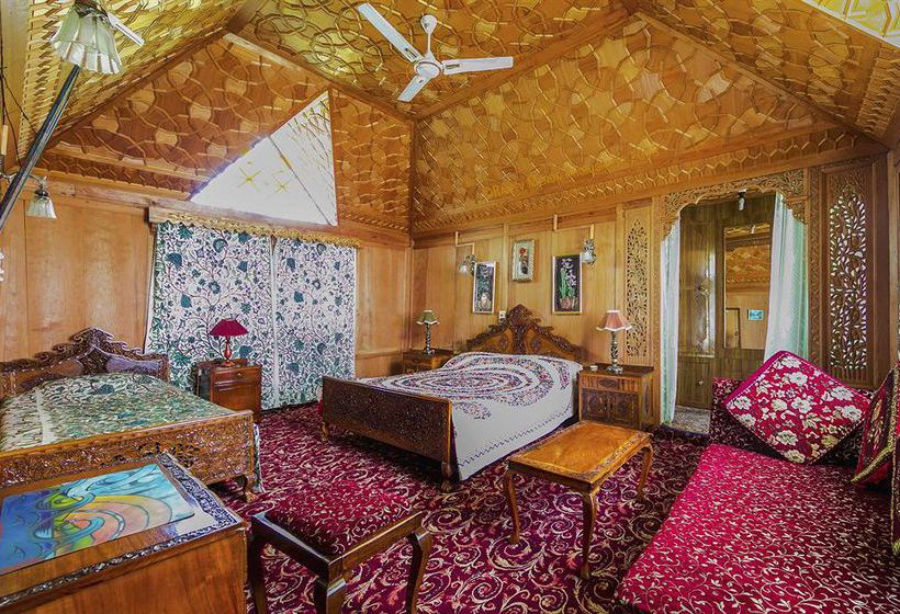 Hotel Wangnoo Houseboats 17