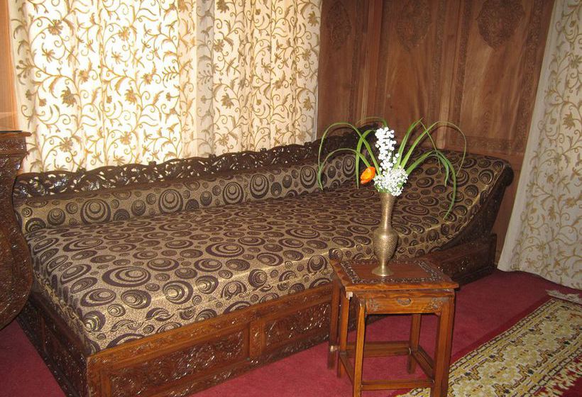 Hotel Wangnoo Houseboats 5