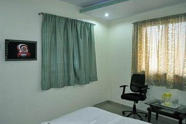 Hotel Om Residency 7