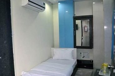 Hotel Om Residency 8