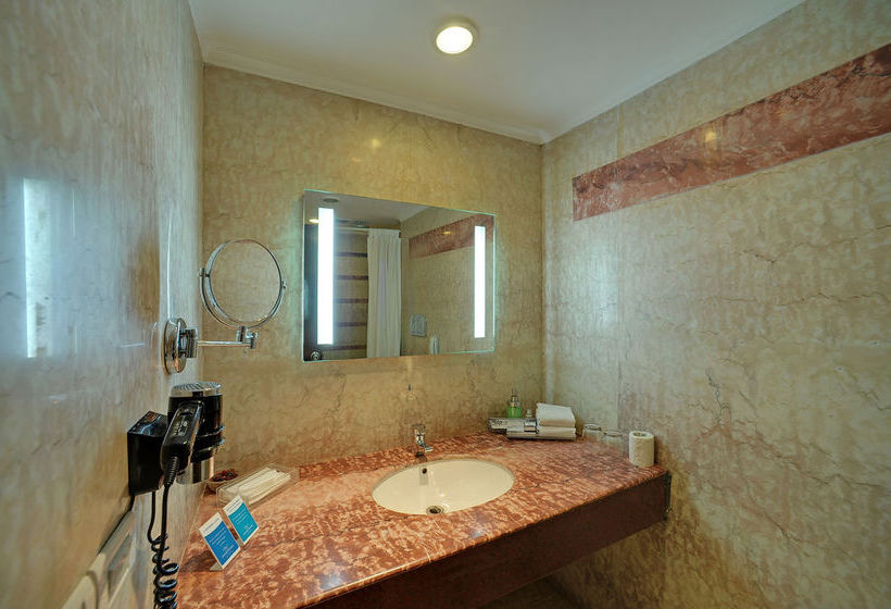 Hotel Royal Sarovar Portico - Siliguri 8