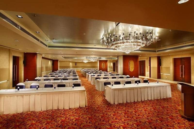 Mahagun Sarovar Portico 18