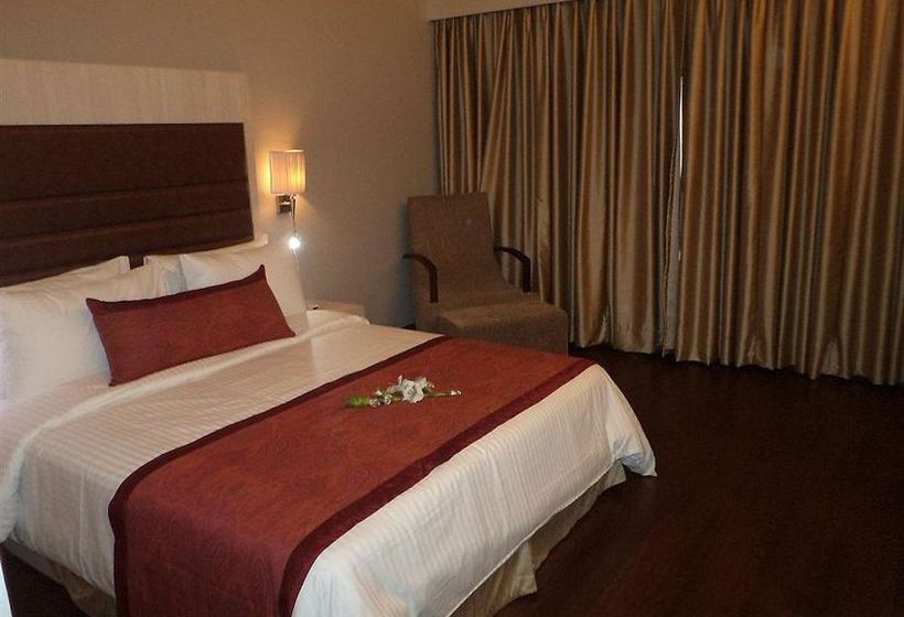 Mahagun Sarovar Portico 6