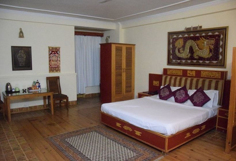 Hotel UNA Comfort Nandini 2