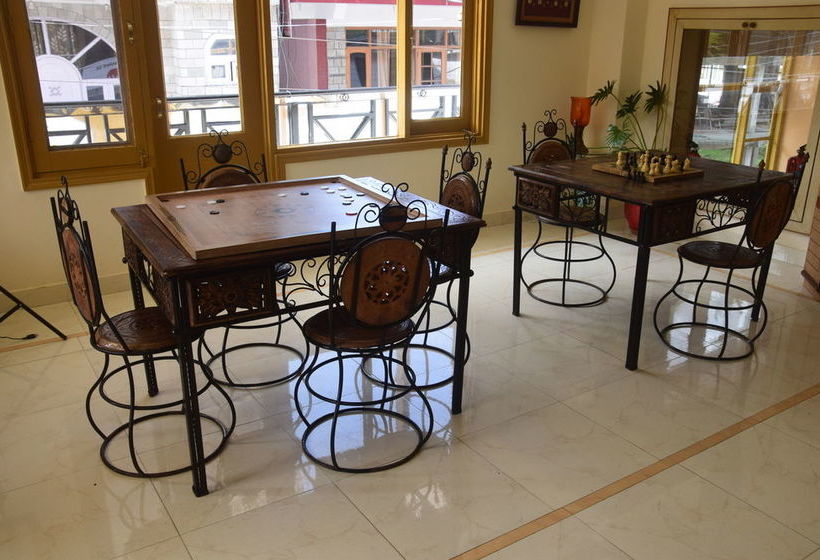 Hotel UNA Comfort Nandini 6