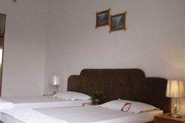 Hotel Surya Khajuraho 10