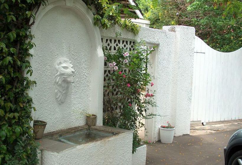 Liongate Bed & Breakfast 11