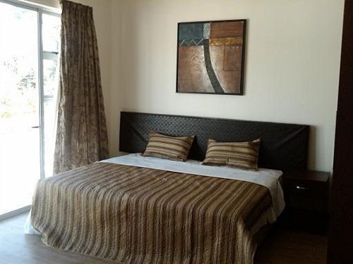 Hotel Silver Oak Accommodation 14