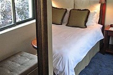 Inn Constantia Manor Guest House 10