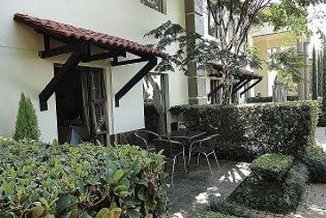 Inn Constantia Manor Guest House 17