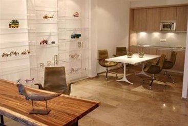 Burns Art & Culture Suitehotel 12