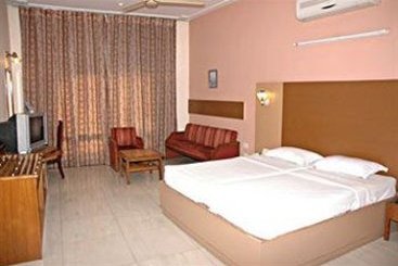 Belsons Taj Mahal Hotel 1