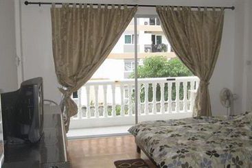 Hotel Majestic Rooms Jomtien 2