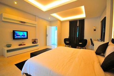 Surintra Boutique Resort 12