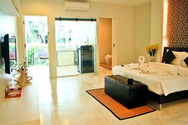 Surintra Boutique Resort 13