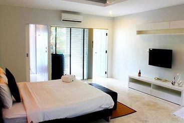 Surintra Boutique Resort 14