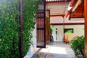 Surintra Boutique Resort 5