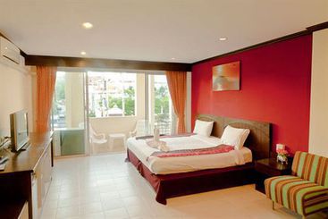 Kata Beach Center Hotel 10