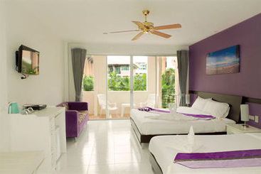 Kata Beach Center Hotel 7