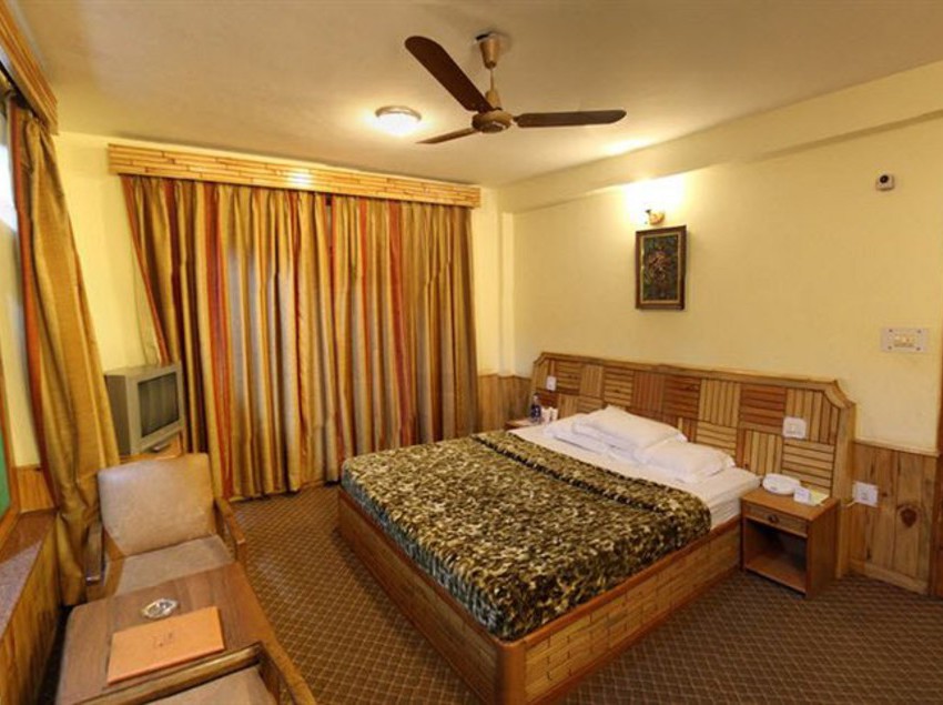 Hotel Holiday Cottages Manali Himachal Pradesh