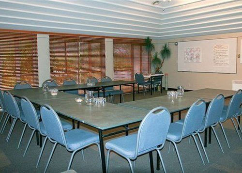 Econo Lodge The Villas 1