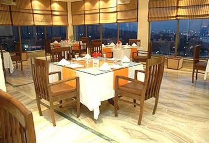 Laxman Jhula Divine Resort 13