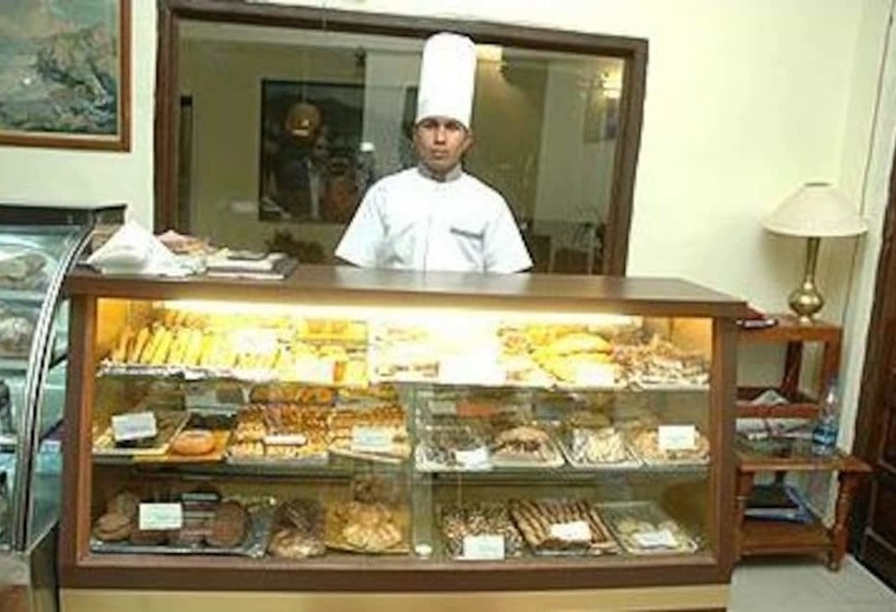 Laxman Jhula Divine Resort 17