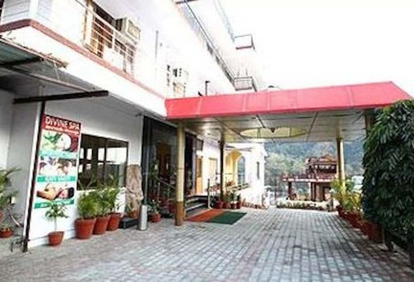 Laxman Jhula Divine Resort 19